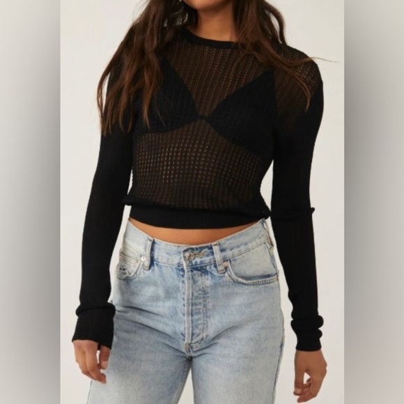 NWT Free People H2O Crew Pullover Open Weave Knit
Crop Top Black Size S - Picture 3 of 11